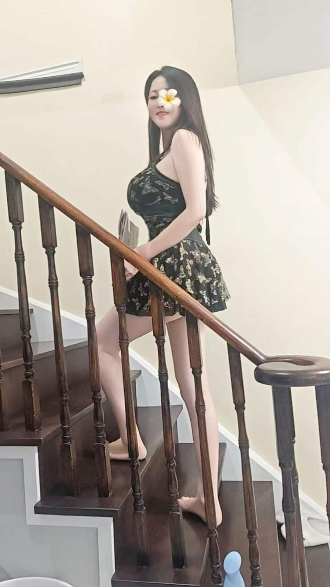 万锦私做雪璃 冰雪湖面琉璃滑 随意任情地飘 新